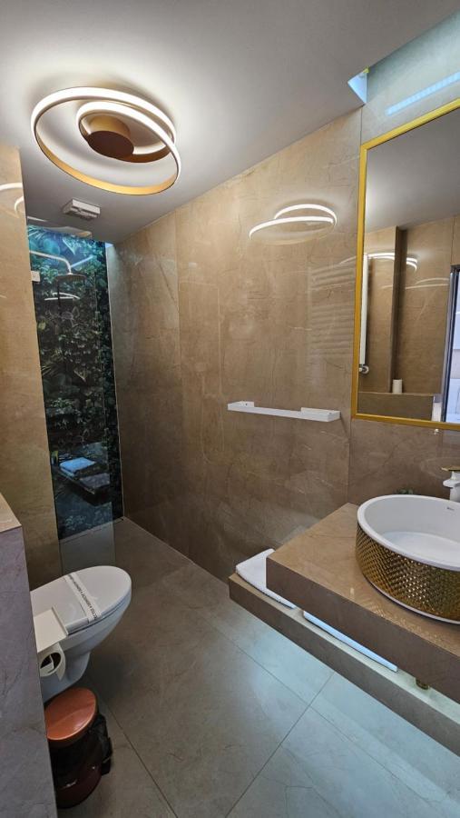Colt De Rai Resita Bed & Breakfast Ngoại thất bức ảnh