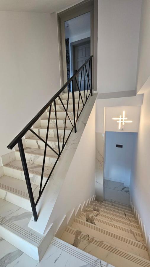 Colt De Rai Resita Bed & Breakfast Ngoại thất bức ảnh